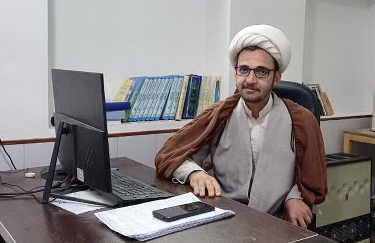 طلاب از سیره امام راحل الگوبرداری می کنند