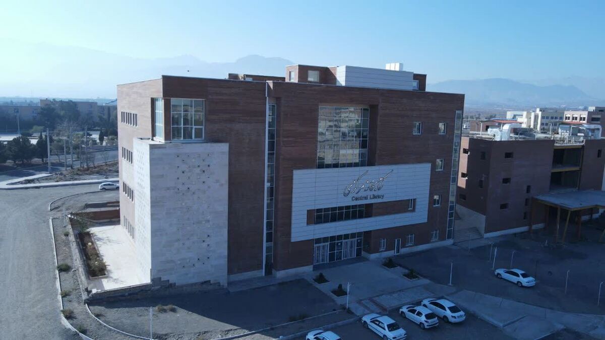 ارائه خدمات کتابخانه کاشان با بیش از ۲۸۰ هزار جلد کتاب