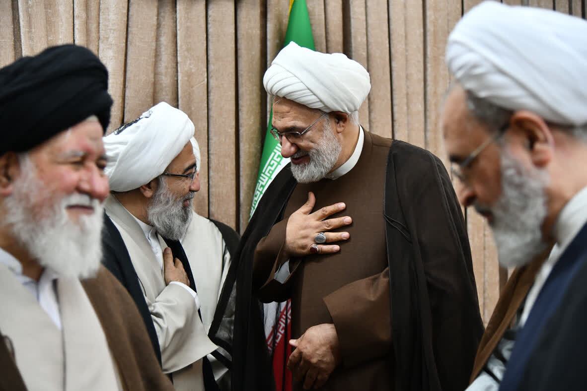 دیدار اعضای شورای عالی حوزه علمیه خراسان با شورای عالی حوزه‌های علمیه در قم + عکس