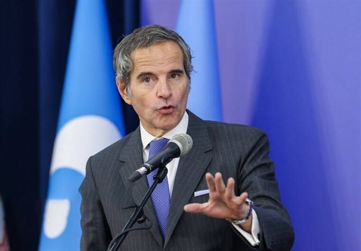 به‌طور منظم با تهران در تماس هستم