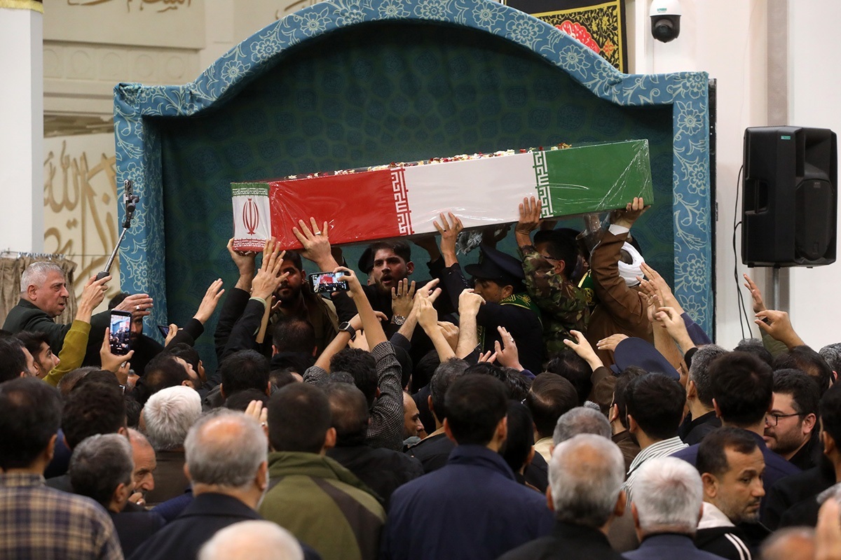 گزارشی از عزای فاطمی با حضور دو شهید گمنام در حرم حضرت معصومه