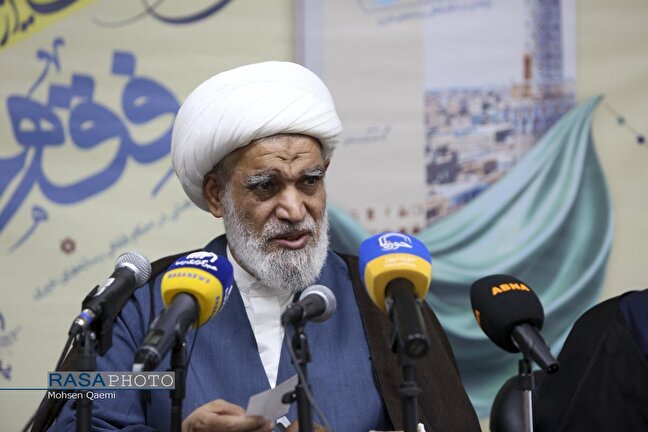 تمدن بر مدار علم و ایمان بدون ایستادگی در برابر جبهه استکبار محقق نمی شود