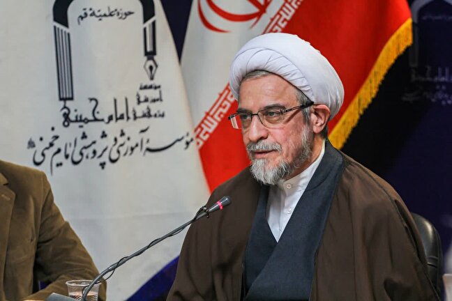 بزرگ‌ترین دستاورد انقلاب اسلامی احیای دین در سطح جهان است/ لزوم تربیت نیروی توانمند برای احیای علوم انسانی اسلامی