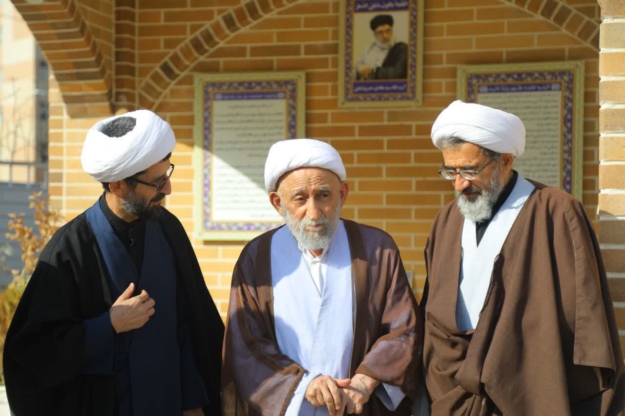 بازدید آیت‌الله استادی از مرکز فرهنگی آیت‌الله خسروشاهی