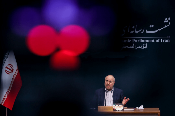 ملت ایران هسته‌ی سخت 90 میلیون نفری دارد/ اولویت امروز مسائل اقتصادی است