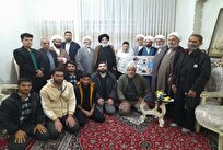 دیدار مدیر و اساتید مدرسه علمیه آیت‌الله یثربی کاشان با خانواده طلبه شهید عابدینی