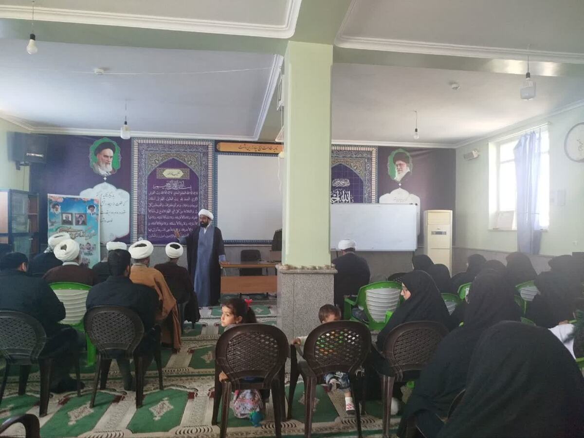 گردهمایی طلاب و روحانیون مبلغ زرین دشت برگزار شد