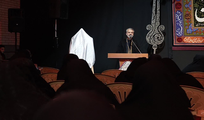 رونمایی از کُمیک موشن «پای کار انقلاب» در کاشان رونمایی از کُمیک موشن «پای کار انقلاب» در کاشان