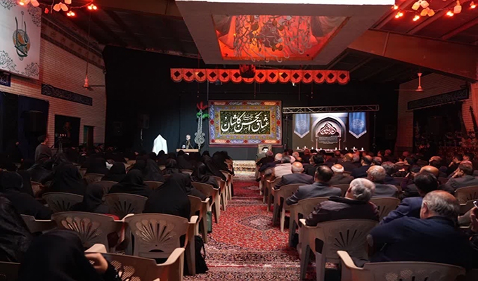 رونمایی از کُمیک موشن «پای کار انقلاب» در کاشان رونمایی از کُمیک موشن «پای کار انقلاب» در کاشان