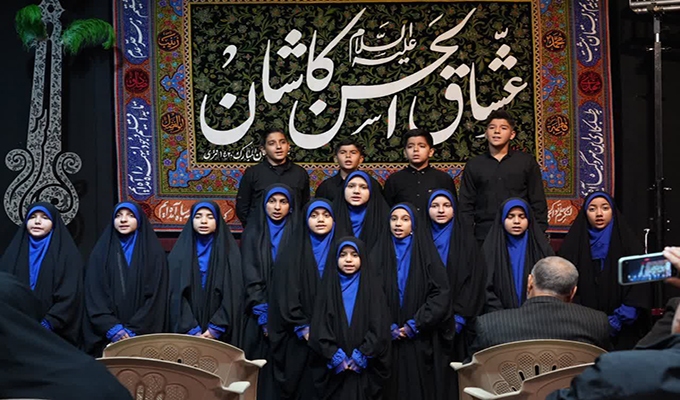 رونمایی از کُمیک موشن «پای کار انقلاب» در کاشان رونمایی از کُمیک موشن «پای کار انقلاب» در کاشان