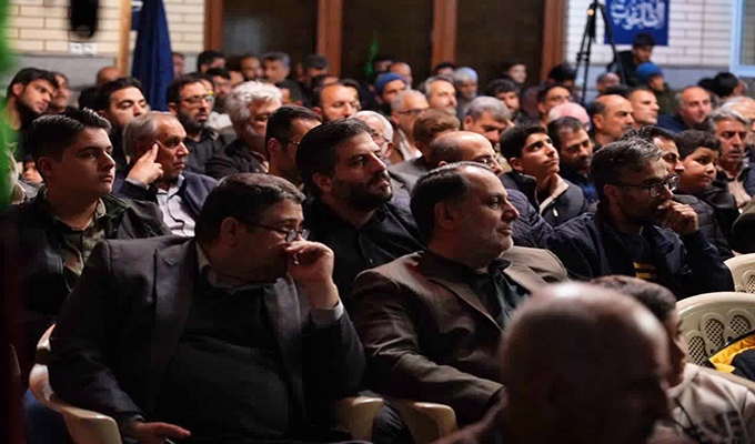 رونمایی از کُمیک موشن «پای کار انقلاب» در کاشان رونمایی از کُمیک موشن «پای کار انقلاب» در کاشان