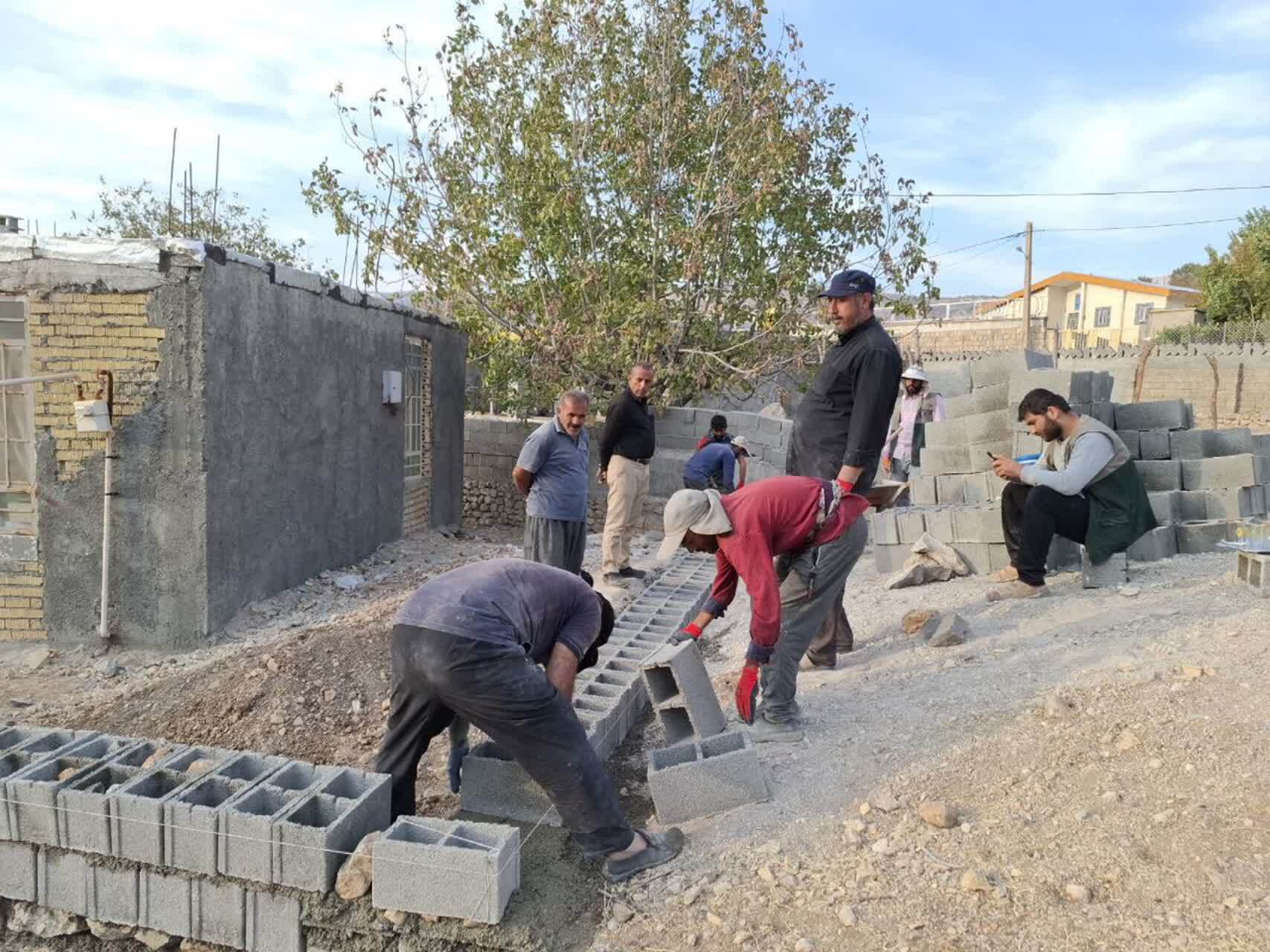 طلاب جهادی یاسوج خانهای برای محرومان لوداب ساختند طلاب جهادی یاسوج خانهای برای محرومان لوداب ساختند