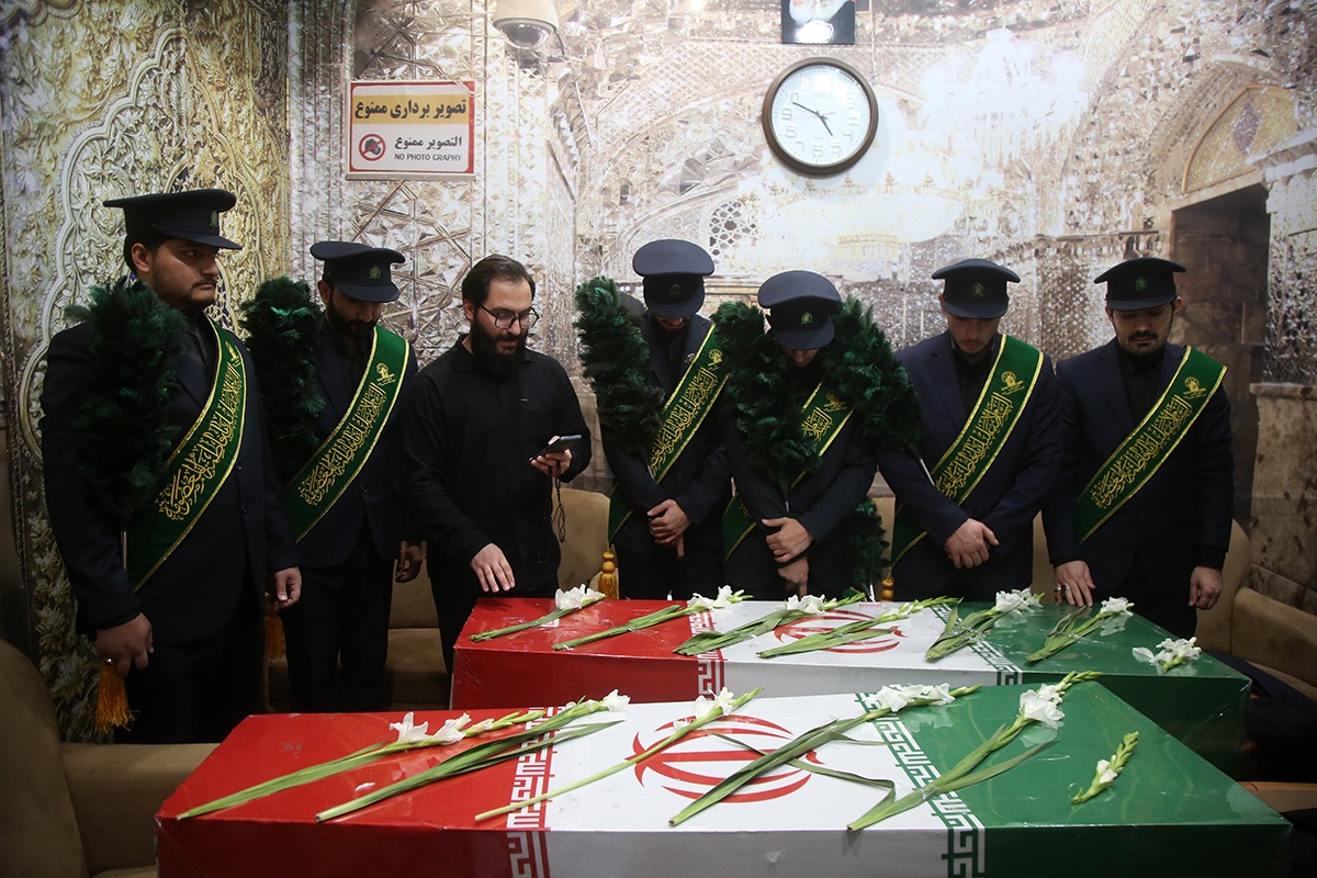 گزارشی از شب شهادت حضرت زهرا در حرم کریمه اهلبیت گزارشی از شب شهادت حضرت زهرا در حرم کریمه اهلبیت