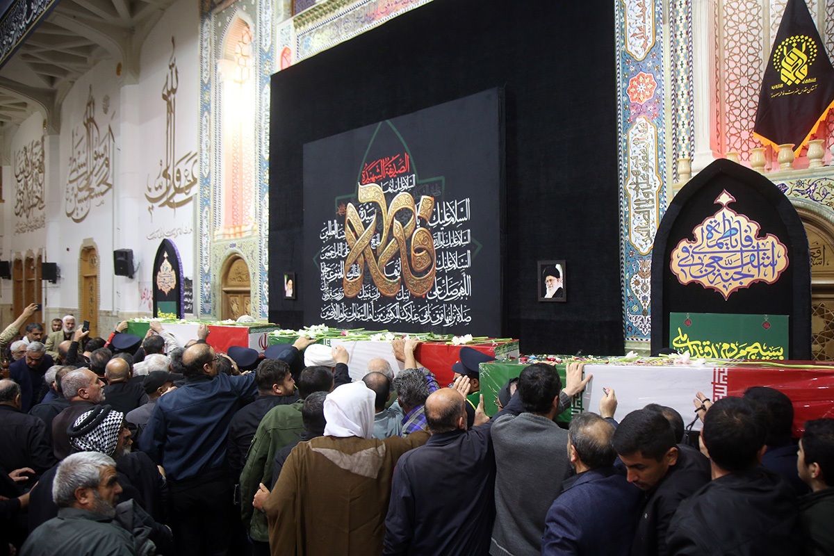 گزارشی از شب شهادت حضرت زهرا در حرم کریمه اهلبیت گزارشی از شب شهادت حضرت زهرا در حرم کریمه اهلبیت