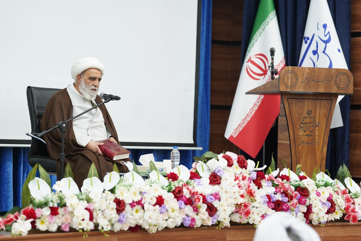 عزت اسلام در گرو اجرای بی‌کم‌وکاست احکام الهی است