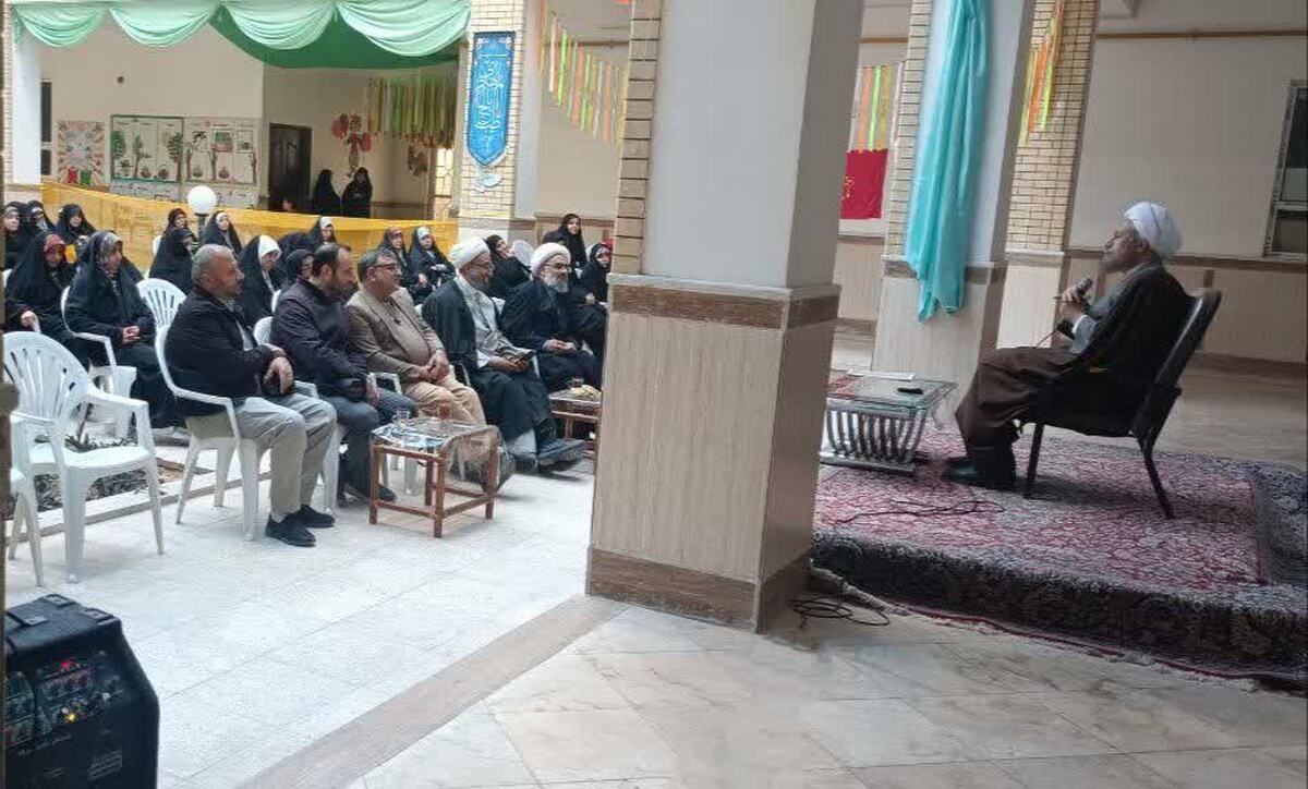 بازدید امام جمعه شیراز از مدرسه علمیه معصومیه