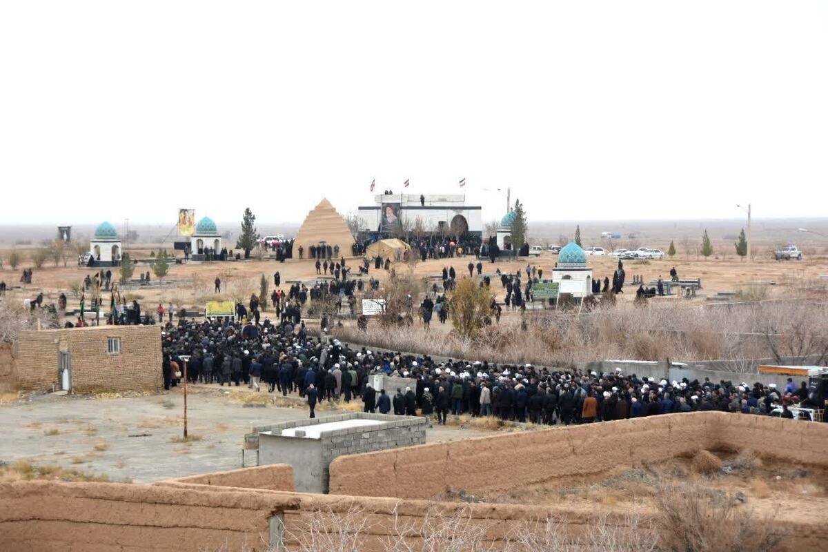 روضه وداع روی منبر دست‌ها| روستای حسن آباد میزبان پیکر آیت الله شاهچراغی+ تصاویر