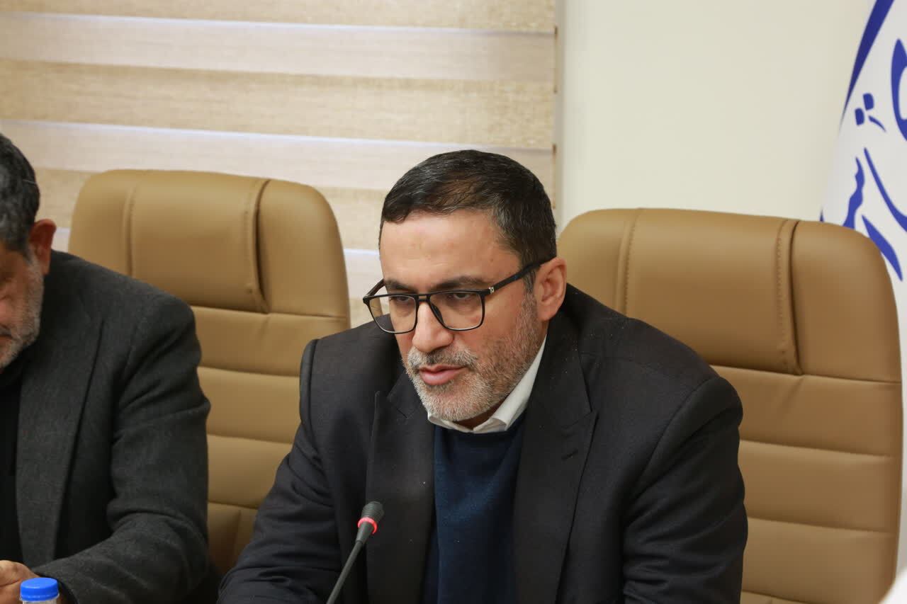 گزارش نشست راهبردی «تحلیل انتقادی مبانی تنظیم‌گری هوش مصنوعی در اتحادیه اروپا و ایالات متحده آمریکا از منظر دینی»