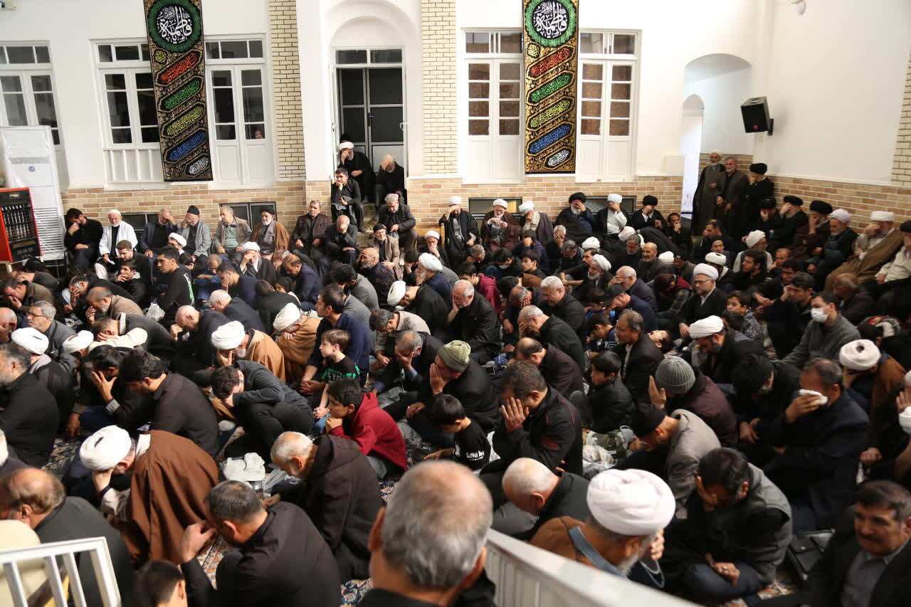 مراسم عزای مادرسادات در بیوت مراجع تقلید برگزار شد/تکمیل نیست
