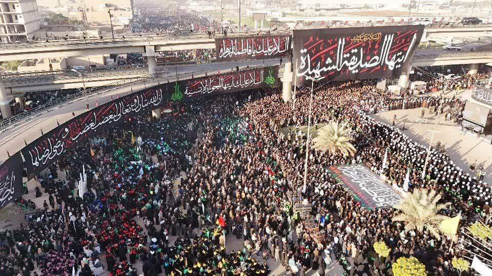 دشمنان از حلقه مخلصان پیرامون علما بیم دارند، نه از خود آنان