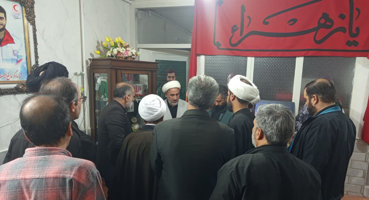 دیدار اصحاب رسانه قم با خانواده شهید حسن مختارزاده در هفته بسیج