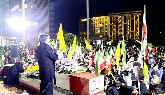 مراسم وداع با پیکر شهید سردار نائینی در کاشان برگزار شد + عکس