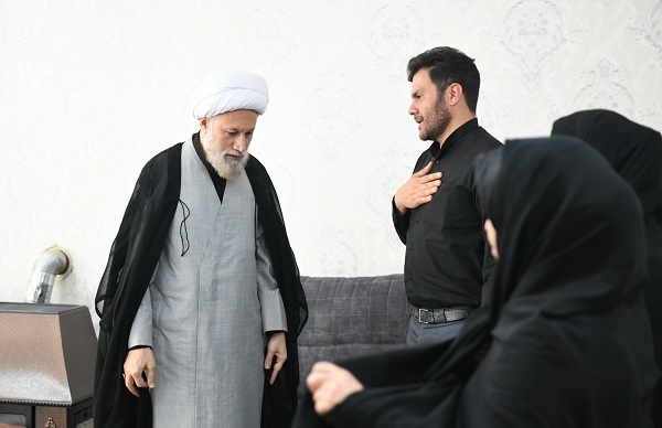 دیدار امام جمعه شیراز با جانبازان و خانواده شهدای جنگ رمضان دیدار امام جمعه شیراز با جانبازان و خانواده شهدای جنگ رمضان