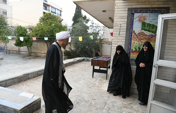 دیدار امام جمعه شیراز با جانبازان و خانواده شهدای جنگ رمضان دیدار امام جمعه شیراز با جانبازان و خانواده شهدای جنگ رمضان