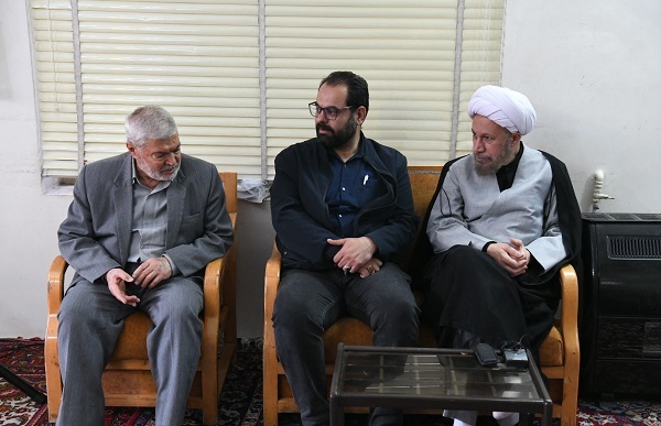 دیدار امام جمعه شیراز با جانبازان و خانواده شهدای جنگ رمضان دیدار امام جمعه شیراز با جانبازان و خانواده شهدای جنگ رمضان
