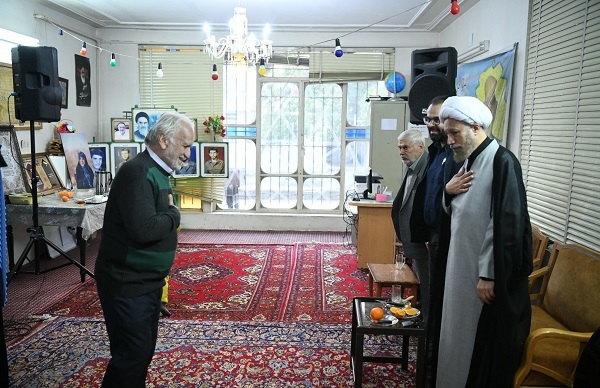 دیدار امام جمعه شیراز با جانبازان و خانواده شهدای جنگ رمضان دیدار امام جمعه شیراز با جانبازان و خانواده شهدای جنگ رمضان