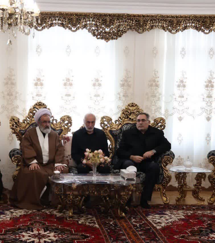 دیدار آیت‌الله پورمحمدی و مسئولان مرند با خانواده شهدای جنگ رمضان+ تصاویر