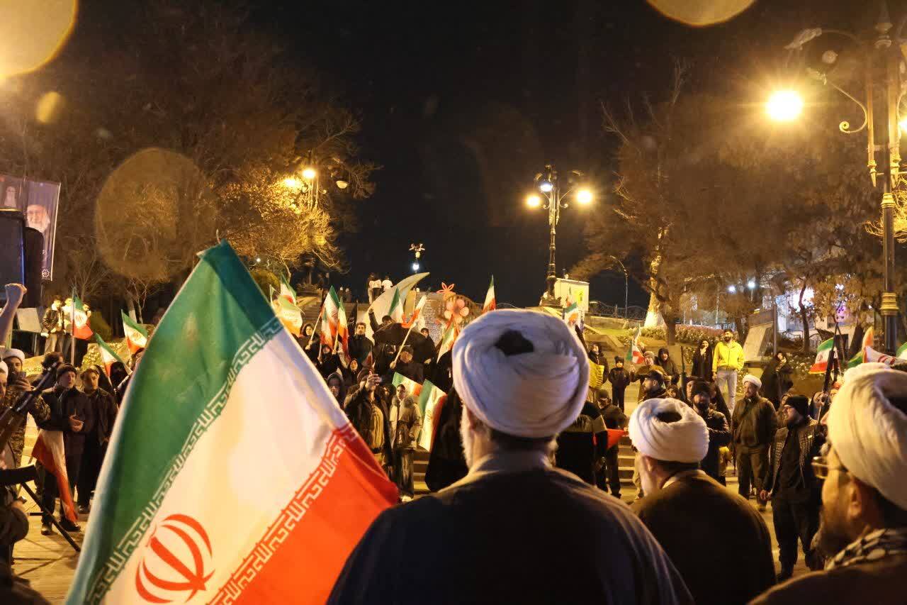 تجدید بیعت با رهبر انقلاب و اعلام آمادگی برای دفاع از آرمانهای انقلاب+ تصاویر تجدید بیعت با رهبر انقلاب و اعلام آمادگی برای دفاع از آرمانهای انقلاب+ تصاویر