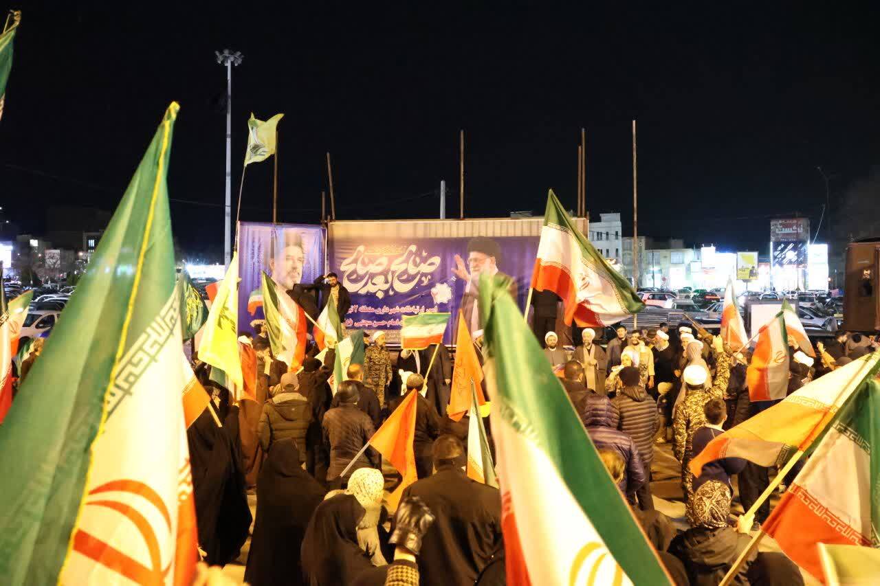 تجدید بیعت با رهبر انقلاب و اعلام آمادگی برای دفاع از آرمانهای انقلاب+ تصاویر تجدید بیعت با رهبر انقلاب و اعلام آمادگی برای دفاع از آرمانهای انقلاب+ تصاویر