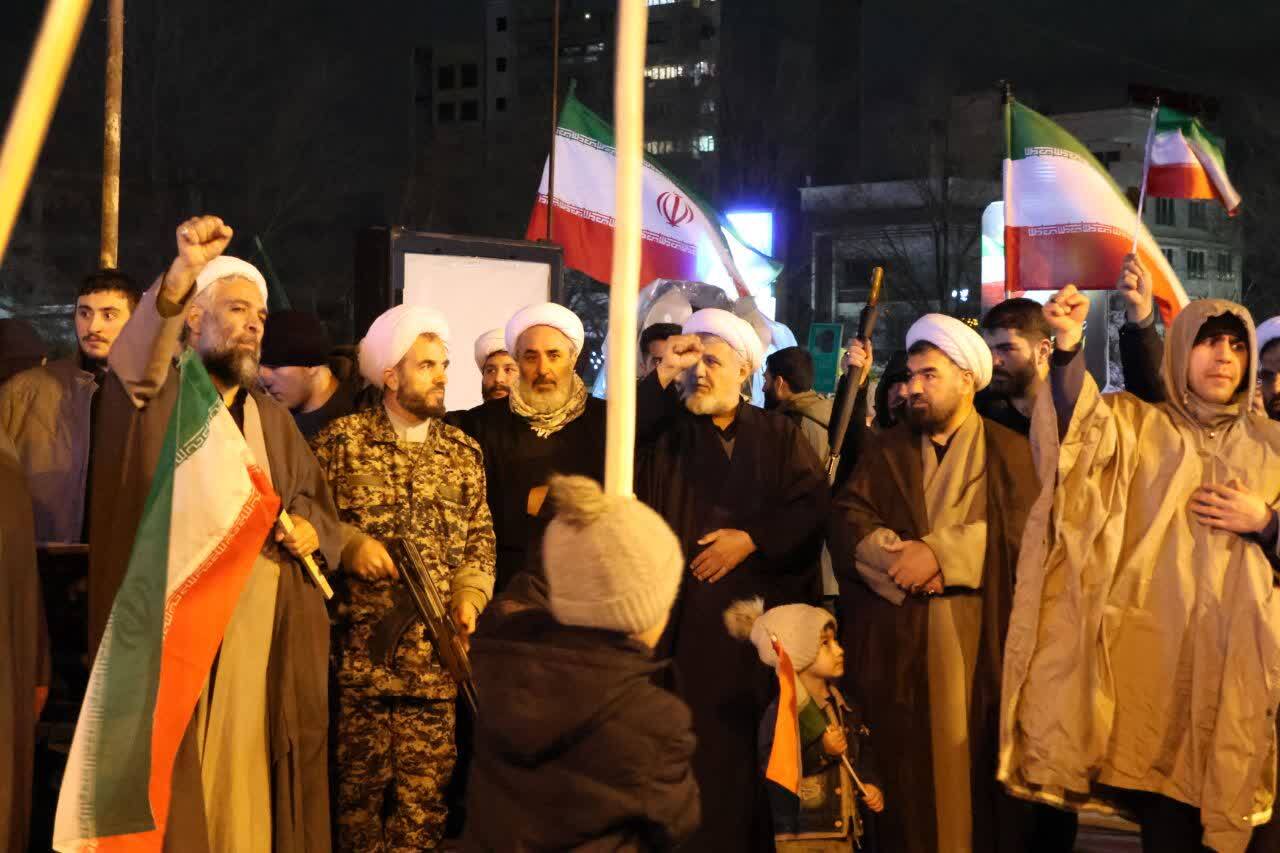 تجدید بیعت با رهبر انقلاب و اعلام آمادگی برای دفاع از آرمانهای انقلاب+ تصاویر تجدید بیعت با رهبر انقلاب و اعلام آمادگی برای دفاع از آرمانهای انقلاب+ تصاویر