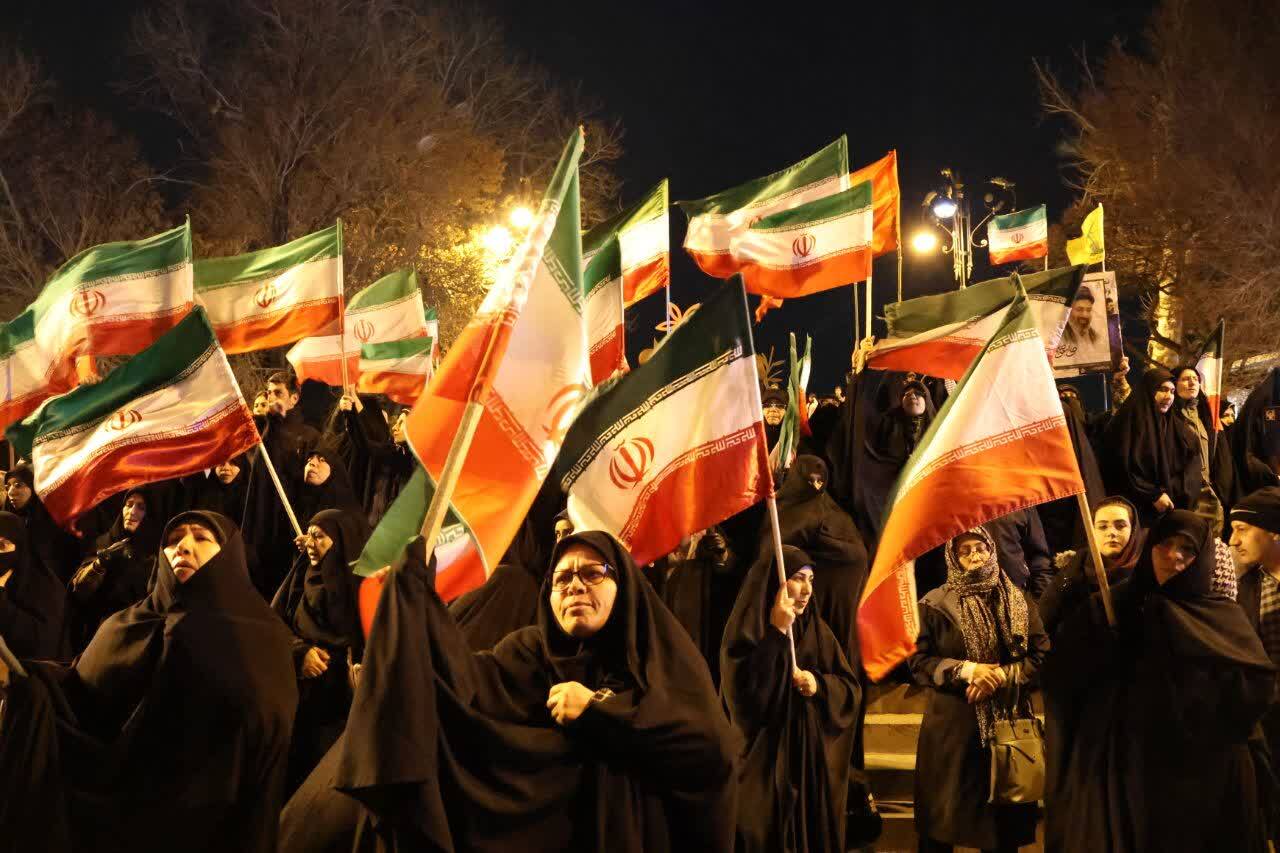 تجدید بیعت با رهبر انقلاب و اعلام آمادگی برای دفاع از آرمانهای انقلاب+ تصاویر تجدید بیعت با رهبر انقلاب و اعلام آمادگی برای دفاع از آرمانهای انقلاب+ تصاویر