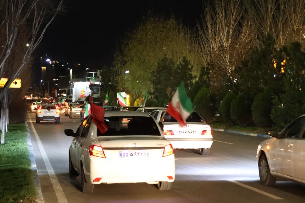 تجدید بیعت با رهبر انقلاب و اعلام آمادگی برای دفاع از آرمانهای انقلاب+ تصاویر تجدید بیعت با رهبر انقلاب و اعلام آمادگی برای دفاع از آرمانهای انقلاب+ تصاویر