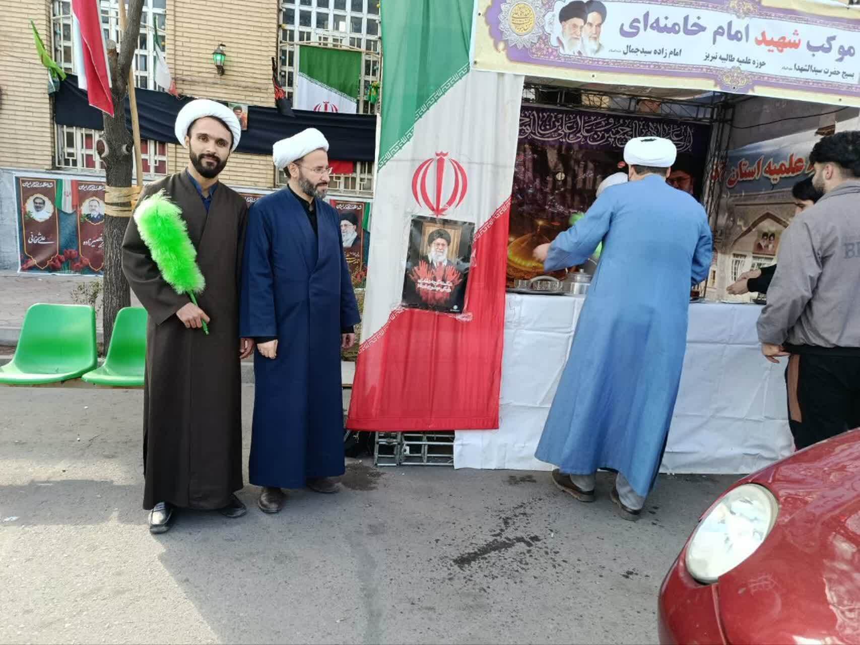 آماده‌سازی موکب حوزه علمیه طالبیه تبریز به همت بسیجیان اساتید و طلاب+ تصاویر