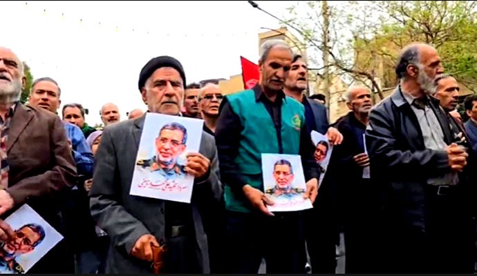 وداع و تشییع باشکوه کاشانیها با سخنگوی سپاه + عکس وداع و تشییع باشکوه کاشانیها با سخنگوی سپاه + عکس
