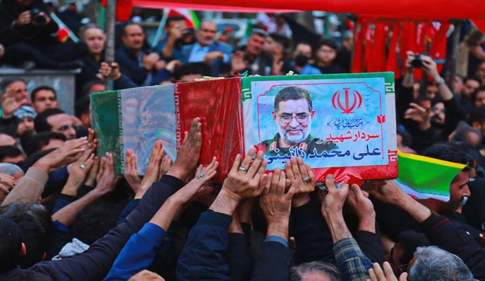 گزارش تصویری تشییع باشکوه شهید سردار نائینی گزارش تصویری تشییع باشکوه شهید سردار نائینی