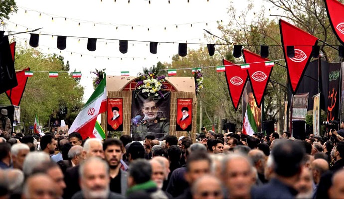 گزارش تصویری تشییع باشکوه شهید سردار نائینی گزارش تصویری تشییع باشکوه شهید سردار نائینی