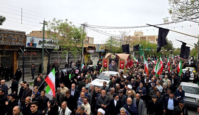 گزارش تصویری تشییع باشکوه شهید سردار نائینی گزارش تصویری تشییع باشکوه شهید سردار نائینی