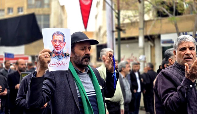 گزارش تصویری تشییع باشکوه شهید سردار نائینی گزارش تصویری تشییع باشکوه شهید سردار نائینی