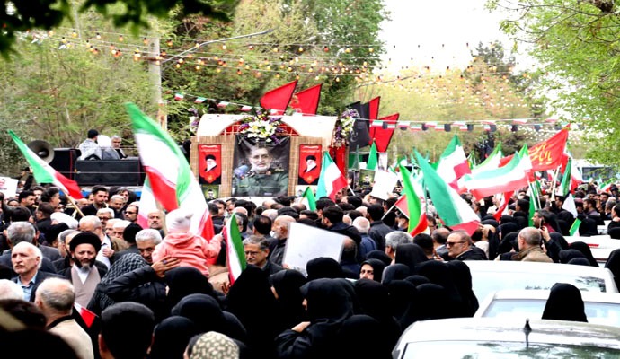 گزارش تصویری تشییع باشکوه شهید سردار نائینی گزارش تصویری تشییع باشکوه شهید سردار نائینی
