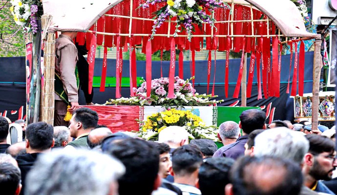 گزارش تصویری تشییع باشکوه شهید سردار نائینی گزارش تصویری تشییع باشکوه شهید سردار نائینی