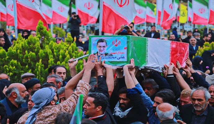 گزارش تصویری تشییع باشکوه شهید سردار نائینی گزارش تصویری تشییع باشکوه شهید سردار نائینی