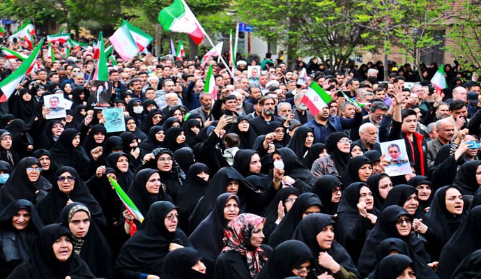 گزارش تصویری تشییع باشکوه شهید سردار نائینی گزارش تصویری تشییع باشکوه شهید سردار نائینی