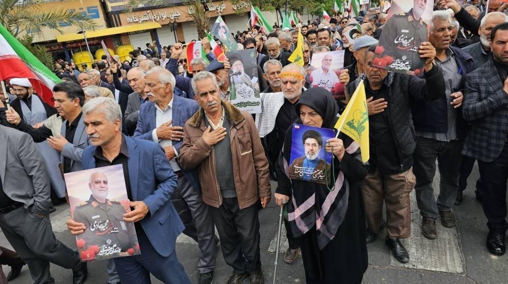 مراسم باشکوه تشییع پیکر مطهر سردار خادمی در شیراز مراسم باشکوه تشییع پیکر مطهر سردار خادمی در شیراز