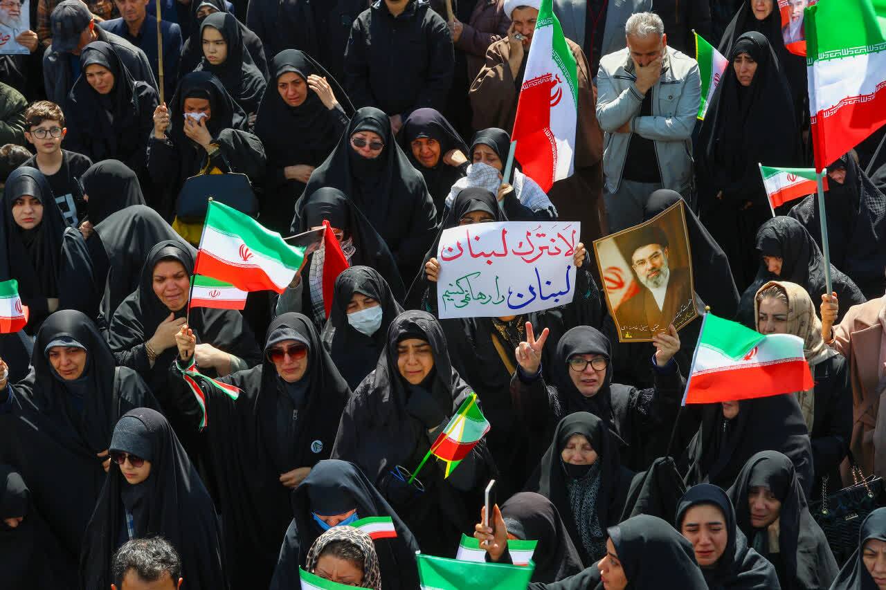 بدرقه باشکوه دو شهید اقتدار به امامت امام جمعه+ تصاویر