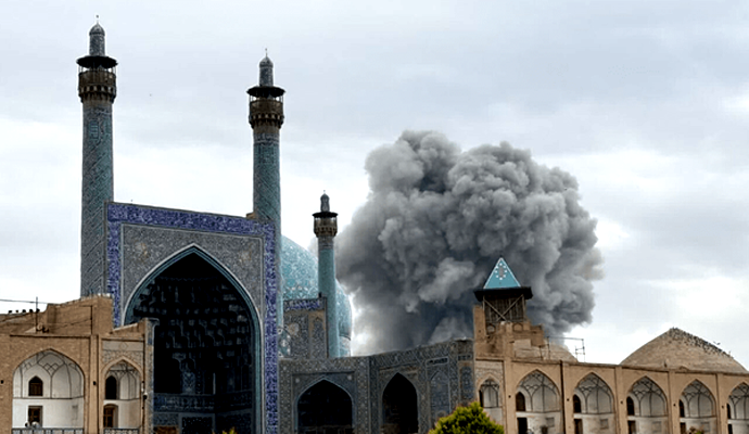 بمباران دولت‌خانه صفوی، زخمی عمیق بر پیکر آثار تاریخی اصفهان
