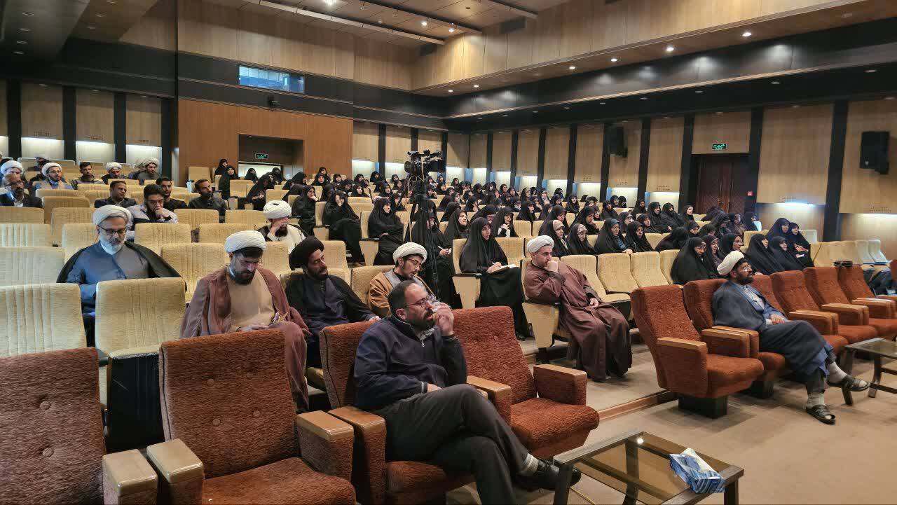 تبیین ویژگی‌های امام ثالث انقلاب؛ چرا رهبر انقلاب بر مدیریت تنگه هرمز تأکید دارند